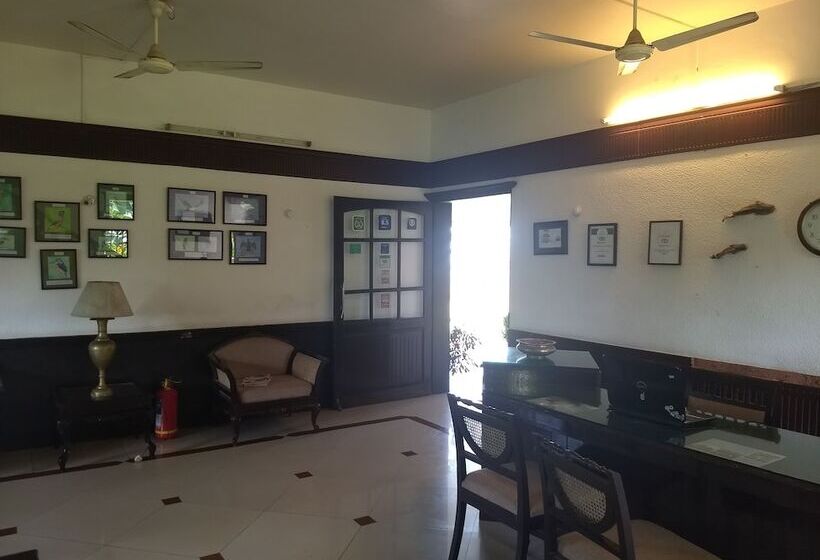 ホテル Blooming Bay - Clifftop Beach Resort