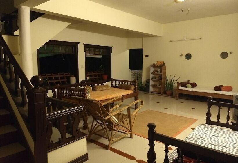 ホテル Blooming Bay - Clifftop Beach Resort