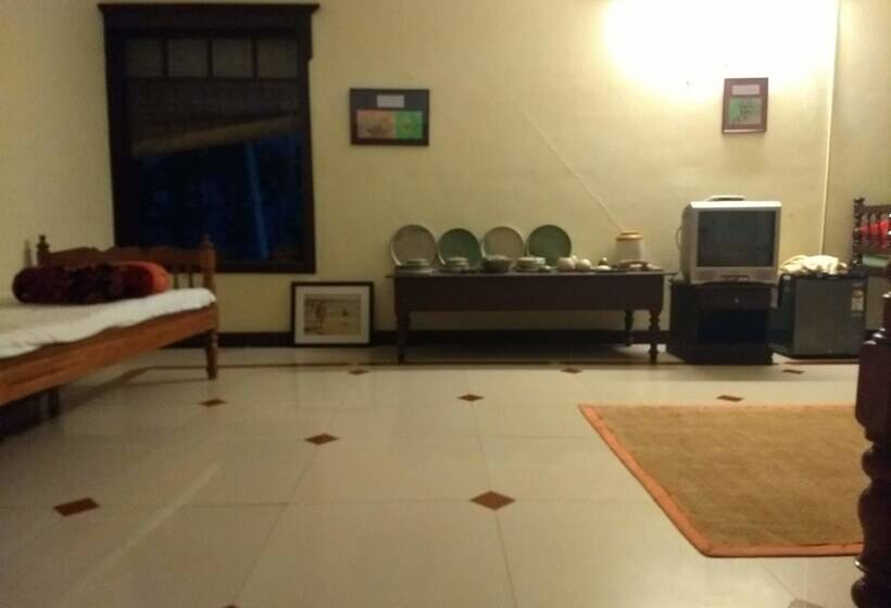 ホテル Blooming Bay - Clifftop Beach Resort