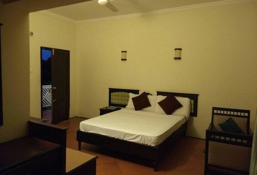 Отель Blooming Bay - Clifftop Beach Resort