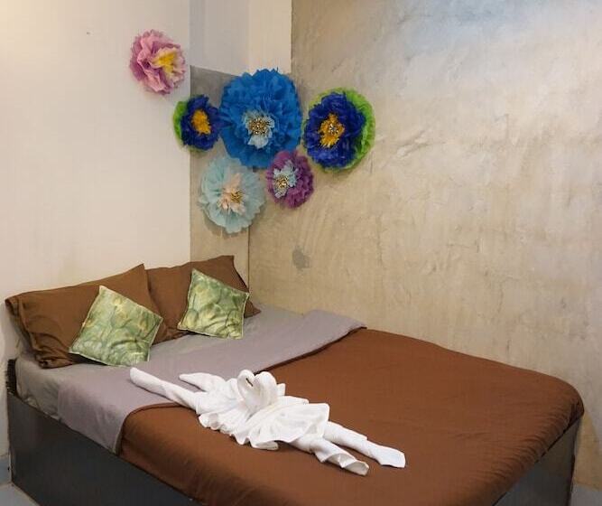 ホテル Chiangkhan Modern Home