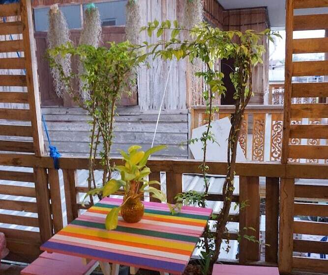 ホテル Chiangkhan Modern Home