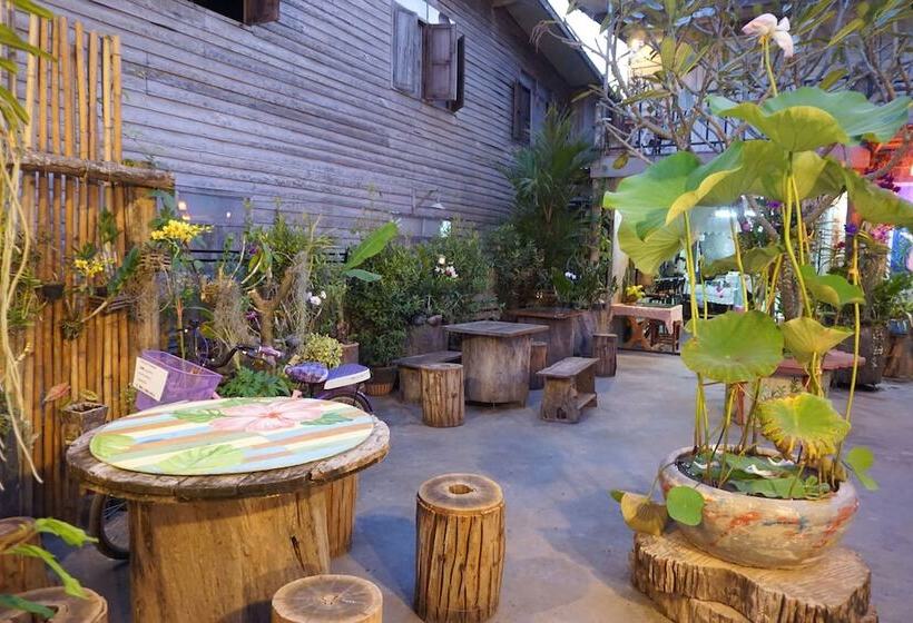 ホテル Chiangkhan Modern Home