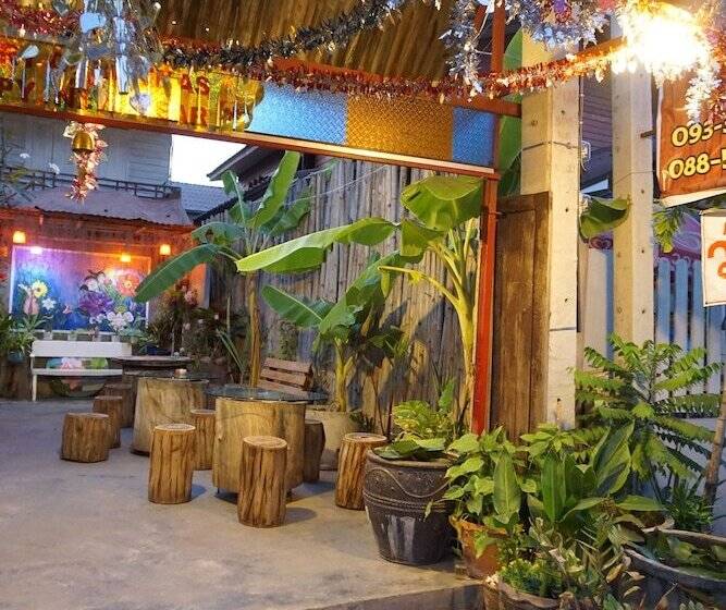 ホテル Chiangkhan Modern Home