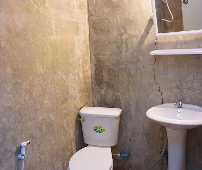 هتل Chiangkhan Modern Home