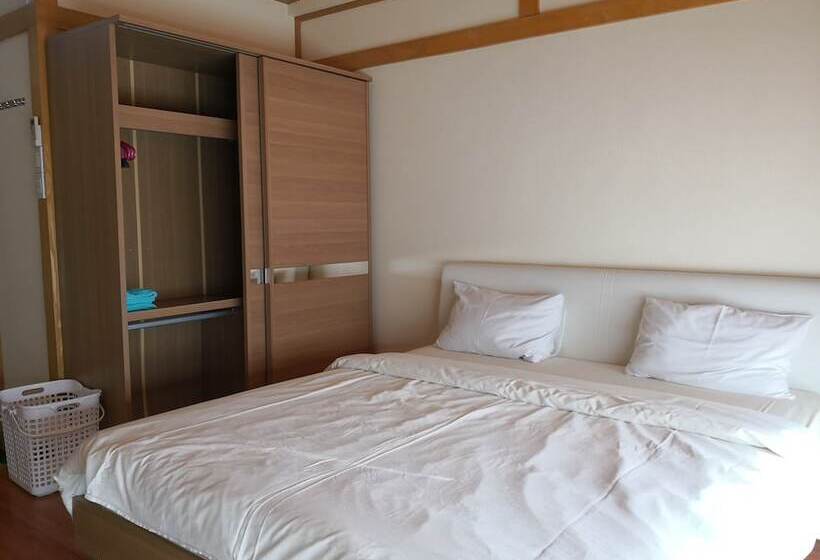 בית מלון כפרי Choke Set Thee House