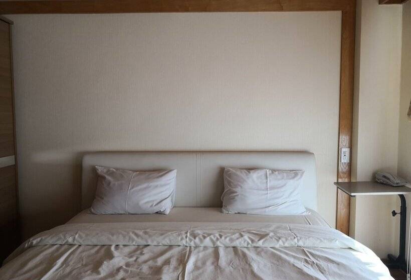 בית מלון כפרי Choke Set Thee House