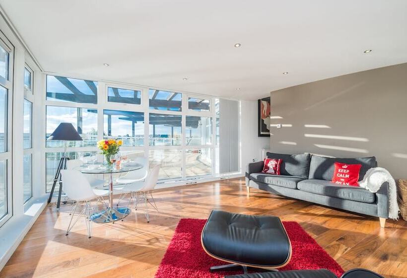 호텔 Exclusive Excel London Apartment