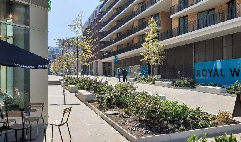 호텔 Exclusive Excel London Apartment