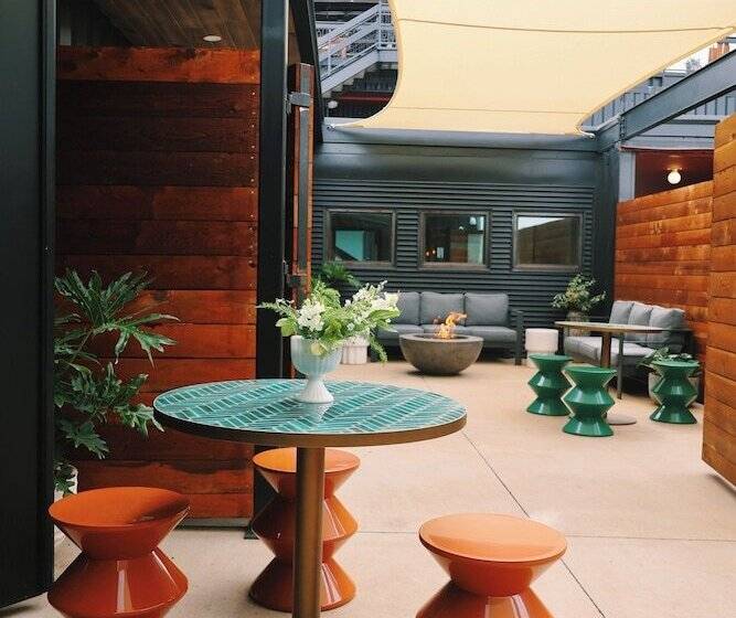 فندق Herringbone