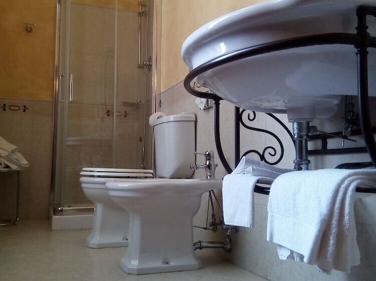 בית מלון כפרי Il Castello Di Bubbio