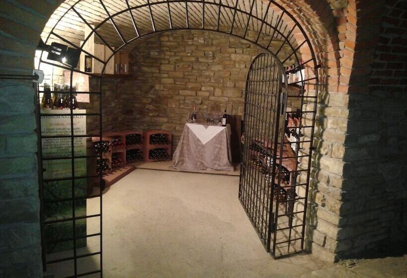 فندق Il Castello Di Bubbio