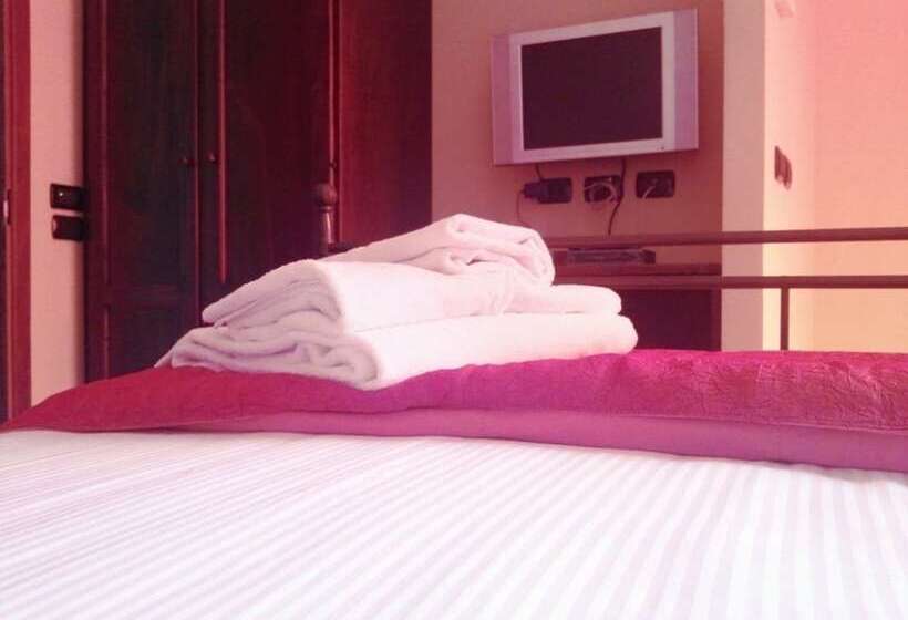 فندق Il Castello Di Bubbio