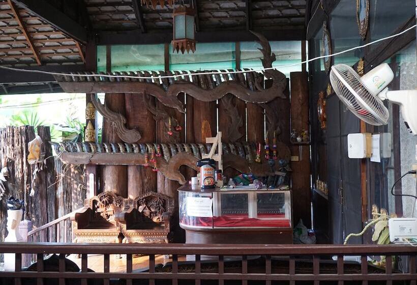 호텔 Innlhong Home Lampang