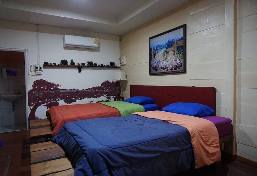 호텔 Innlhong Home Lampang