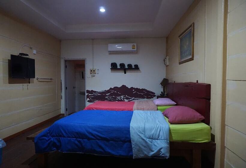 호텔 Innlhong Home Lampang