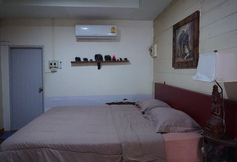 호텔 Innlhong Home Lampang