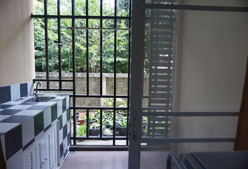 בית מלון כפרי Jinda Place