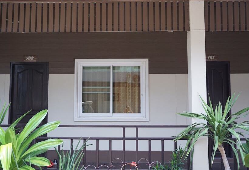 בית מלון כפרי Jinda Place