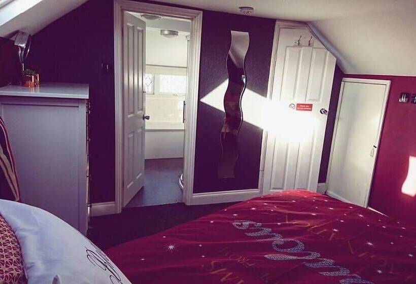 فندق John Wayne Lodge