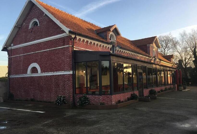 酒店 Le Chef Des Champs