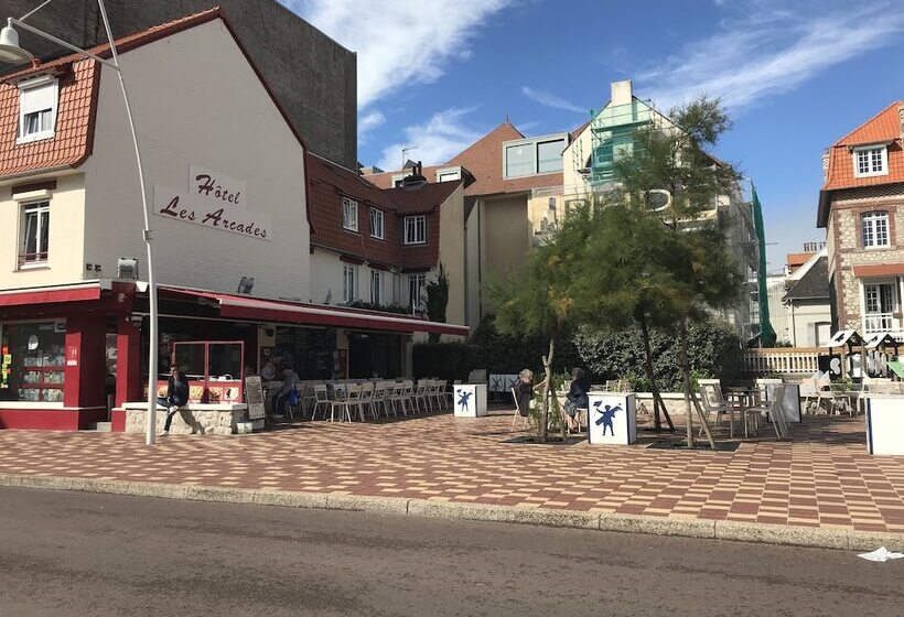 Отель Les Arcades