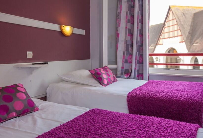 Отель Les Arcades