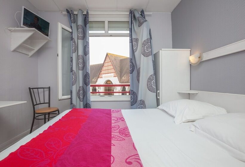 Отель Les Arcades