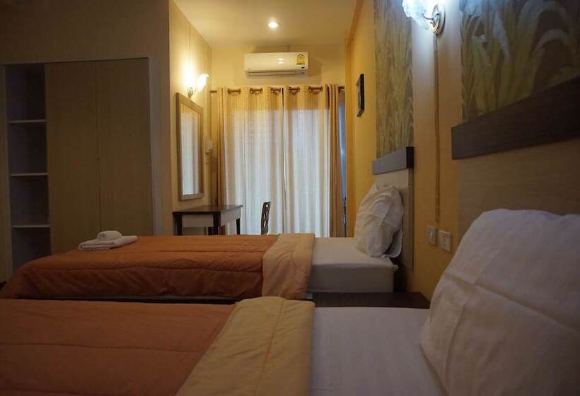 호텔 Lomthong Place