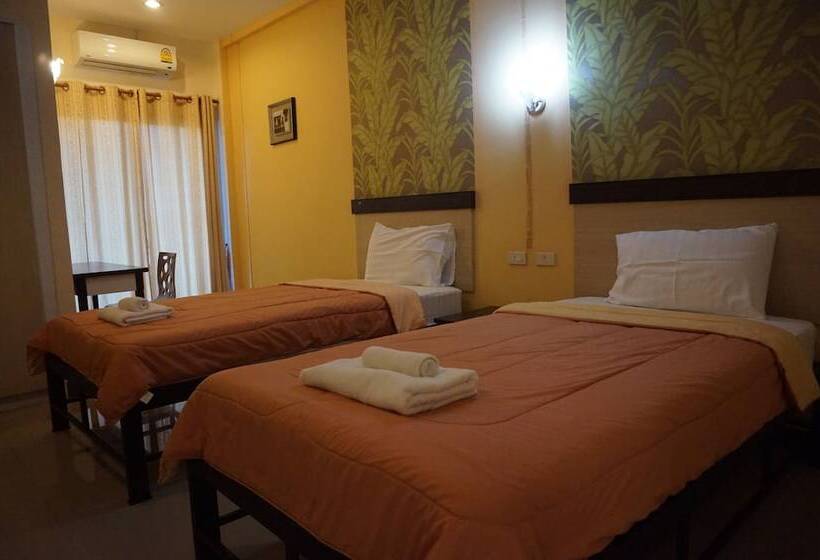 호텔 Lomthong Place