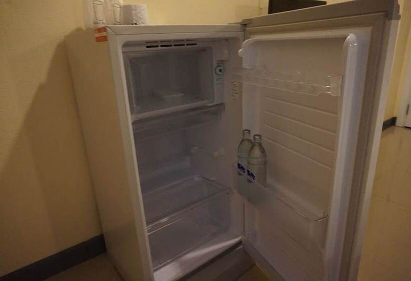 호텔 Lomthong Place