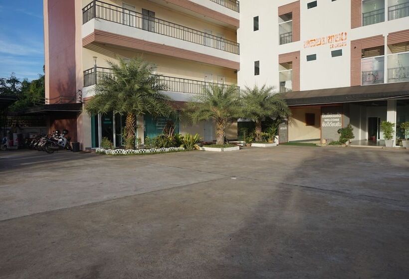 호텔 Lomthong Place