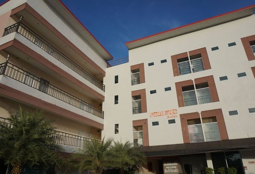 호텔 Lomthong Place