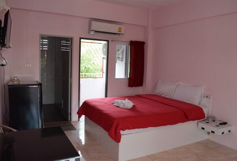 בית מלון כפרי Lopburitown