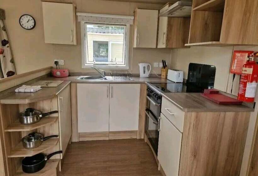 בית מלון כפרי Lovely 3 Bed Home In Rookley On The Isle Of Wight