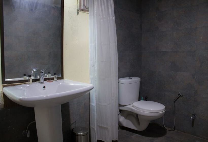 호텔 Master Farms Resort, Zirakpur