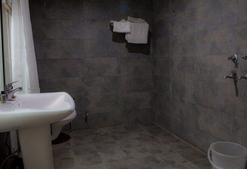 호텔 Master Farms Resort, Zirakpur