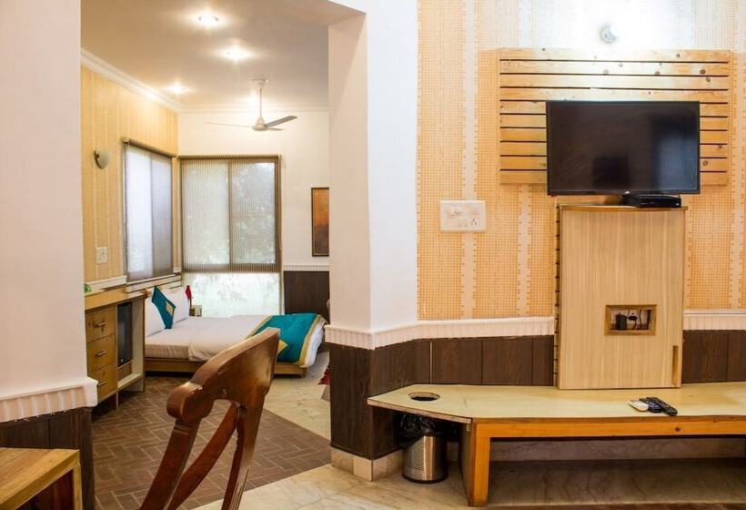 호텔 Master Farms Resort, Zirakpur