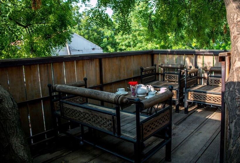 호텔 Master Farms Resort, Zirakpur