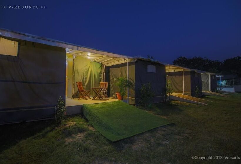 호텔 Master Farms Resort, Zirakpur