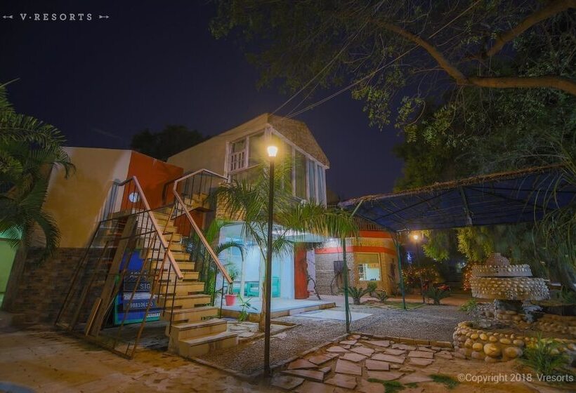 호텔 Master Farms Resort, Zirakpur