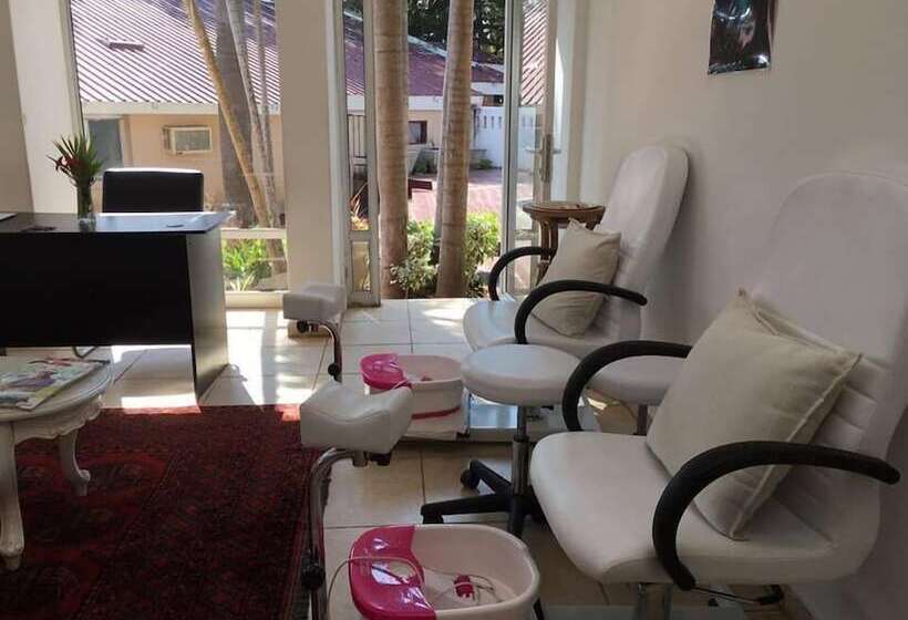 בית מלון כפרי Mbombela Holiday Resort & Spa