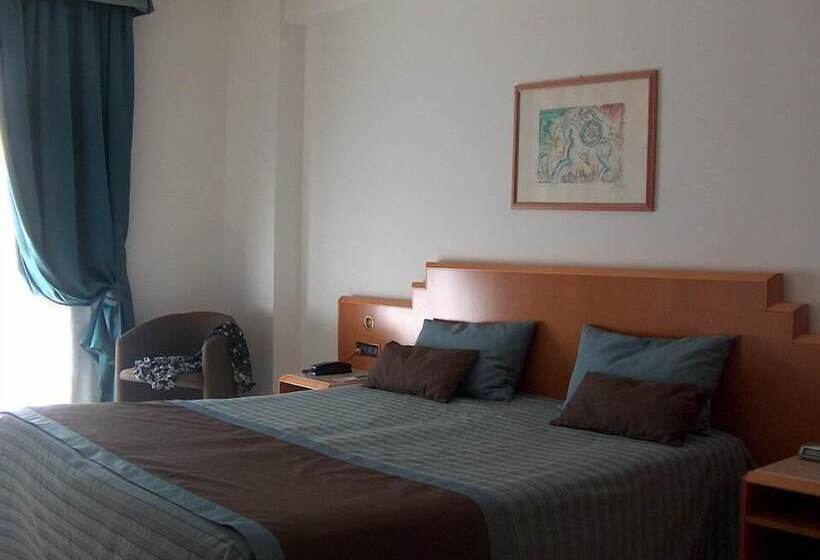 Отель Miceneo Palace