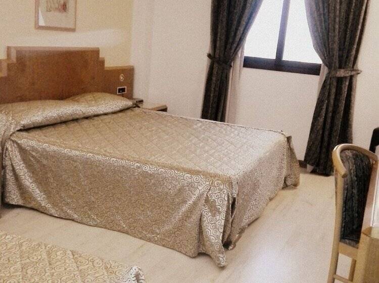 Отель Miceneo Palace