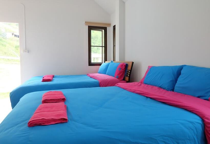 בית מלון כפרי Moonshadow Resort