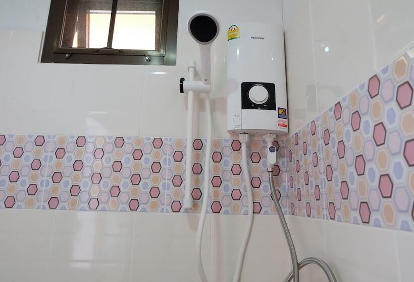 בית מלון כפרי Moonshadow Resort