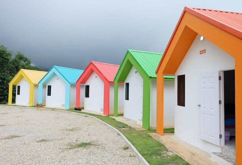 בית מלון כפרי Moonshadow Resort