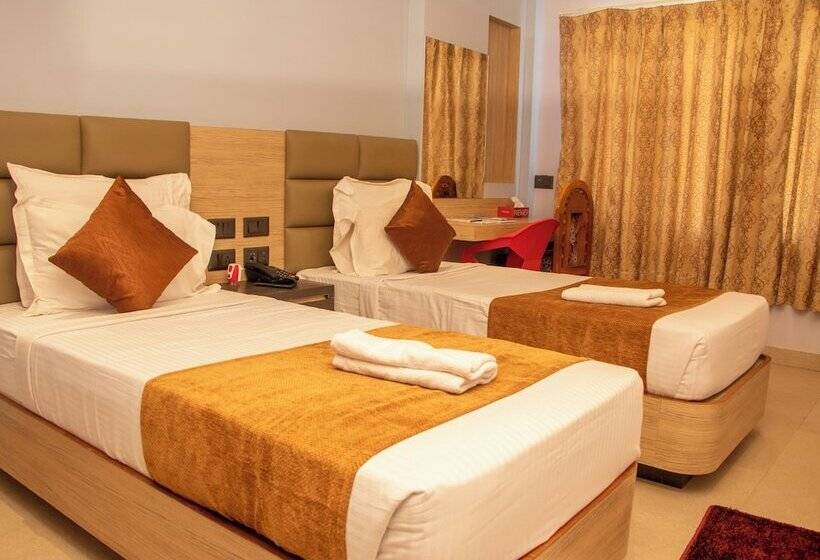 Отель Om International