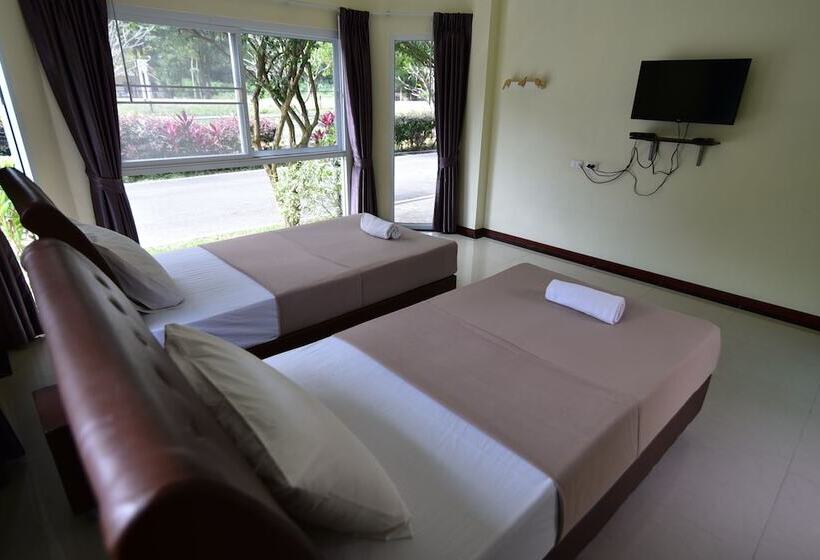 בית מלון כפרי Petch Jed Sao Noi Resort