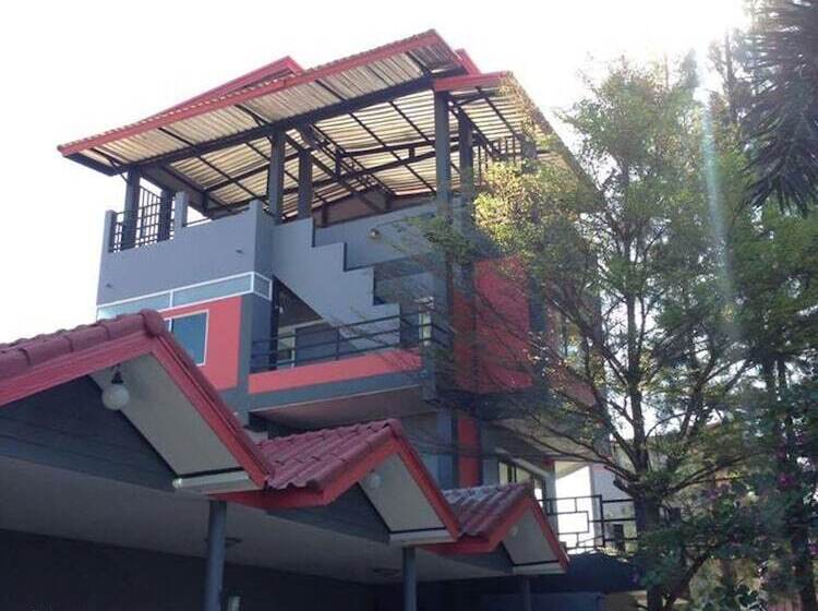 בית מלון כפרי Red Heart Resort